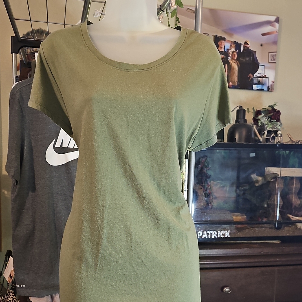 No Boundaries Sage Green Women's Short Sleeve Tee